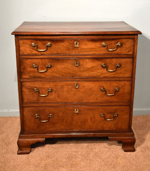 george iii small chest of drawers - CATEGORY: ANTIQUE CHEST OF DRAWERS - DATED 18TH CENTURY