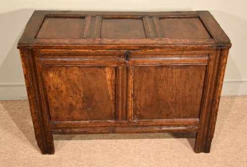 OAK THREE PANELLED COFFER TRANSITIONAL PERIOD - ADDITIONAL PHOTO 2