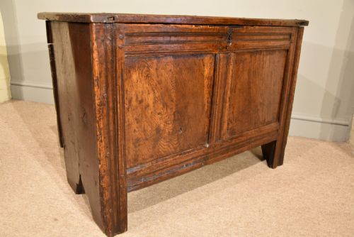 OAK THREE PANELLED COFFER TRANSITIONAL PERIOD - ADDITIONAL PHOTO 6