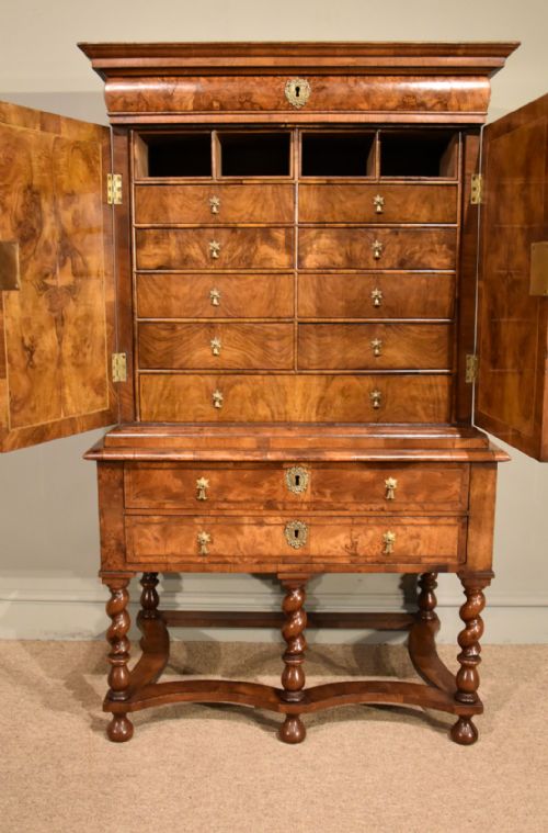 QUEEN ANNE BURR WALNUT CABINET ON STAND - ADDITIONAL PHOTO 2