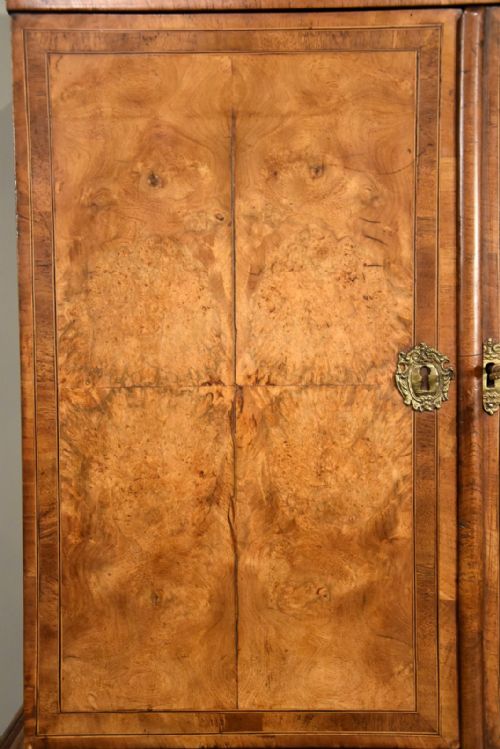 QUEEN ANNE BURR WALNUT CABINET ON STAND - ADDITIONAL PHOTO 7