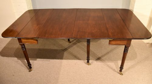 regency period concertina dining table - CATEGORY: ANTIQUE TABLES - DATED REGENCY