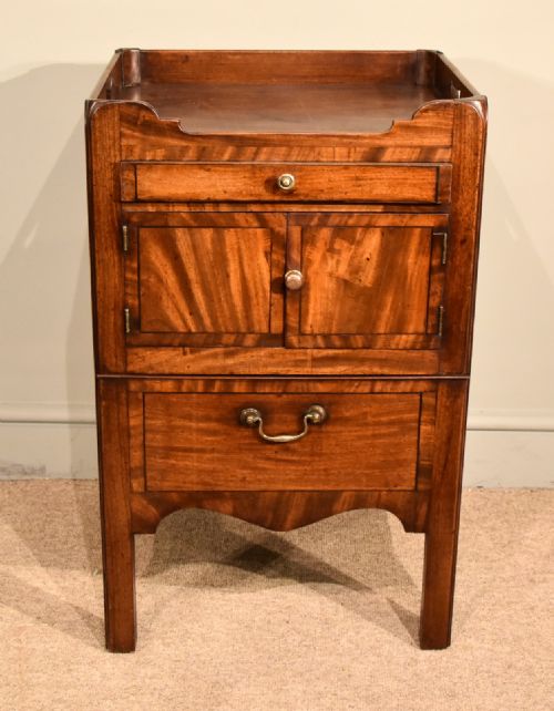 george iii bedside cabinet table commode - CATEGORY: ANTIQUE CABINETS - DATED 18TH CENTURY