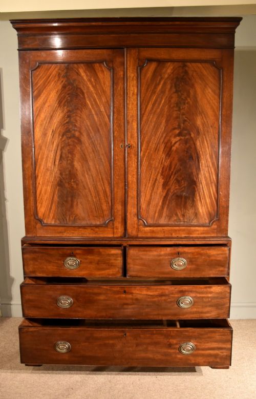 GEORGE III MAHOGANY LINEN PRESS - ADDITIONAL PHOTO 1