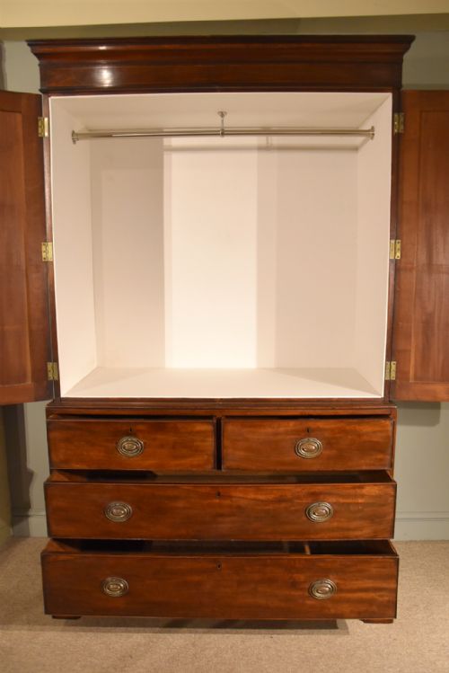 GEORGE III MAHOGANY LINEN PRESS - ADDITIONAL PHOTO 2