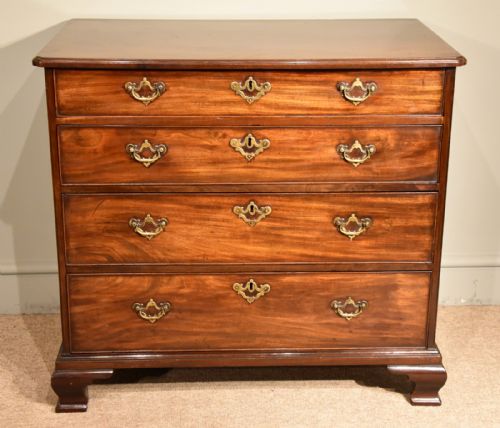 chest of drawers 18th century channel islands - CATEGORY: ANTIQUE CHEST OF DRAWERS - DATED 18TH CENTURY