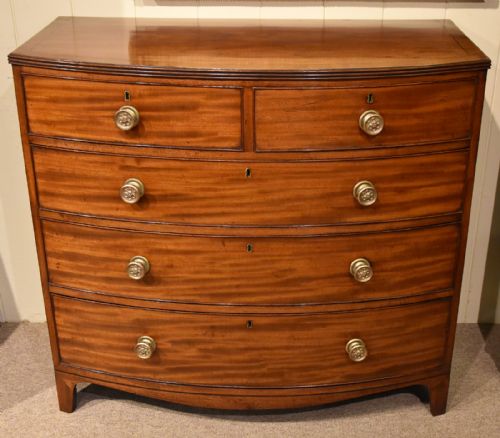 GEORGE III MAHOGANY BOW FRONTED CHEST OF DRAWERS - ADDITIONAL PHOTO 1