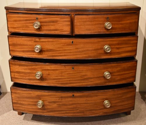 GEORGE III MAHOGANY BOW FRONTED CHEST OF DRAWERS - ADDITIONAL PHOTO 2