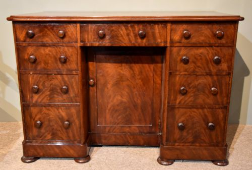 regency mahogany pedestal desk - CATEGORY: ANTIQUE DESKS - DATED REGENCY