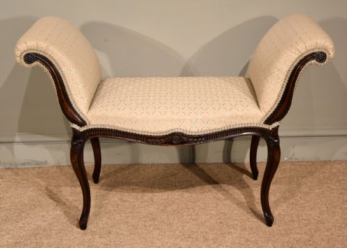 carved window seat of elegant hepplewhite style - CATEGORY: ANTIQUE STOOLS - DATED 19TH CENTURY