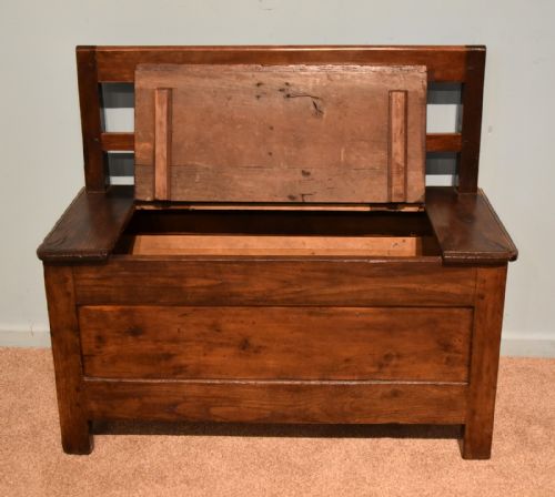 FRENCH CHESTNUT BENCH WITH LID - ADDITIONAL PHOTO 1