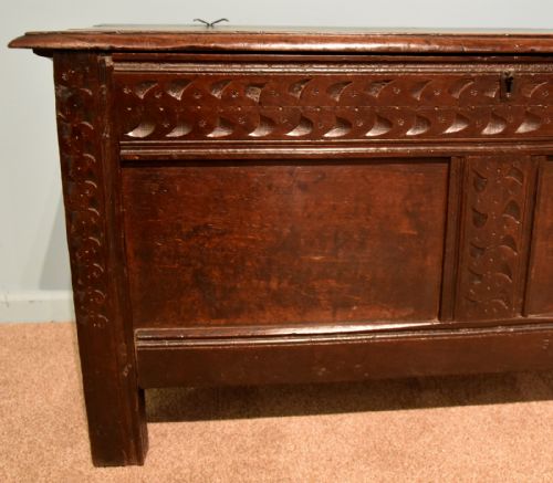17TH CENTURY OAK CARVED COFFER - ADDITIONAL PHOTO 3
