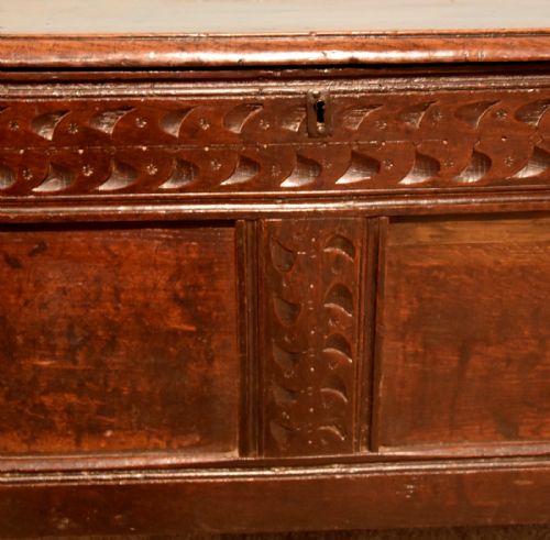 17TH CENTURY OAK CARVED COFFER - ADDITIONAL PHOTO 4