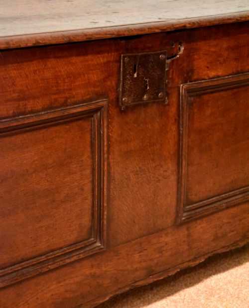 18TH CENTURY SMALL OAK COFFER - ADDITIONAL PHOTO 4