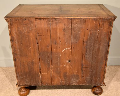 GEORGE I WALNUT CHEST OF DRAWERS - ADDITIONAL PHOTO 6