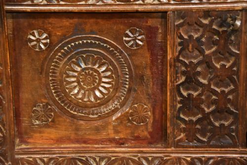 19TH CENTURY DOWRY CHEST CUPBOARD - ADDITIONAL PHOTO 2
