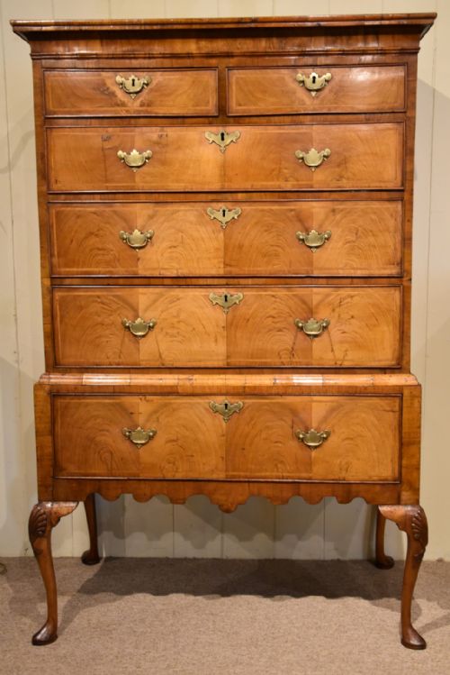 george iii walnut chest on stand - CATEGORY: ANTIQUE CHEST OF DRAWERS - DATED GEORGIAN