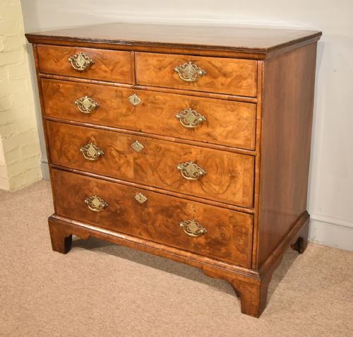 18TH CENTURY WALNUT CHEST OF DRAWERS - ADDITIONAL PHOTO 2