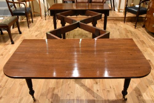 REGENCY CONCERTINA ACTION DINING TABLE - ADDITIONAL PHOTO 3