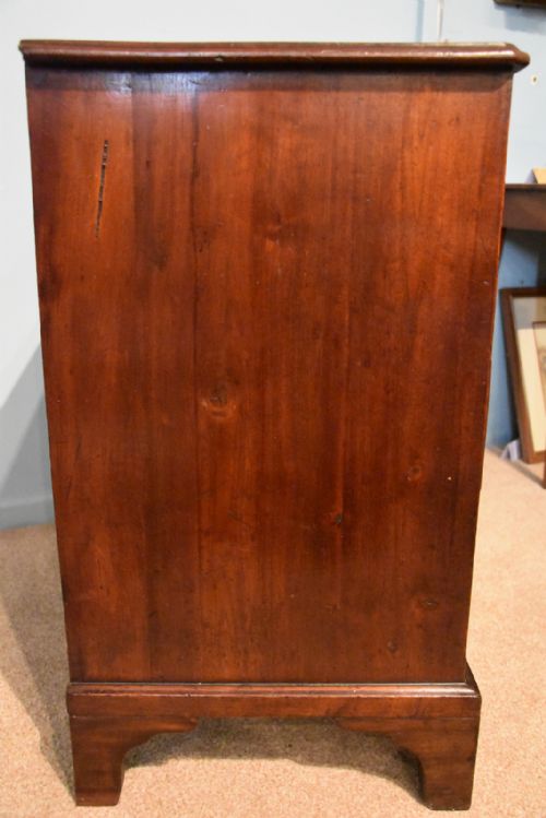 SMALL GEORGE III RED WALNUT CHEST OF DRAWERS - ADDITIONAL PHOTO 4