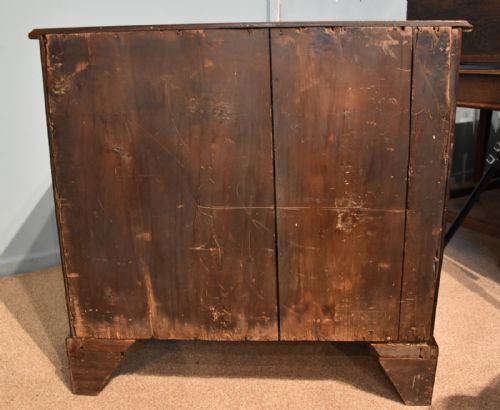 SMALL GEORGE III RED WALNUT CHEST OF DRAWERS - ADDITIONAL PHOTO 5