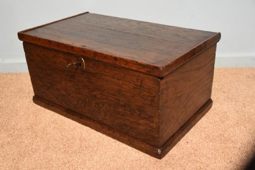 GEORGIAN OAK BOX WITH LOCK - ADDITIONAL PHOTO 1