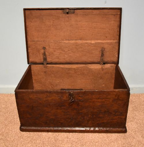 GEORGIAN OAK BOX WITH LOCK - ADDITIONAL PHOTO 2