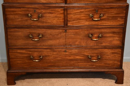 A GEORGE III HEPPLEWHITE DESIGN LINEN PRESS - ADDITIONAL PHOTO 1