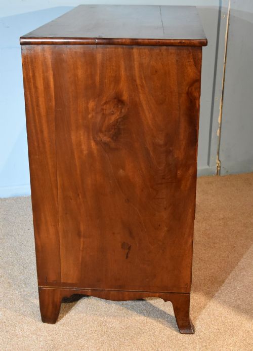 GEORGE III MAHOGANY CHEST OF DRAWERS - ADDITIONAL PHOTO 4