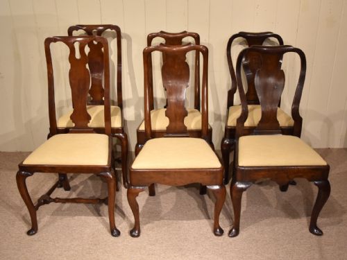 walnut dining chairs 18th century - CATEGORY: ANTIQUE CHAIRS - DATED 18TH CENTURY