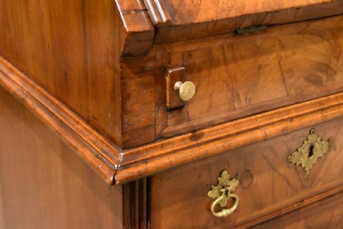 QUEEN ANNE WALNUT BUREAU BOOKCASE - ADDITIONAL PHOTO 13
