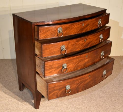 BOW FRONT CHEST OF DRAWERS SMALL GEORGE III - ADDITIONAL PHOTO 3