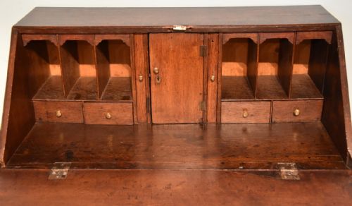 QUEEN ANNE OAK BUREAU C1710 - ADDITIONAL PHOTO 5