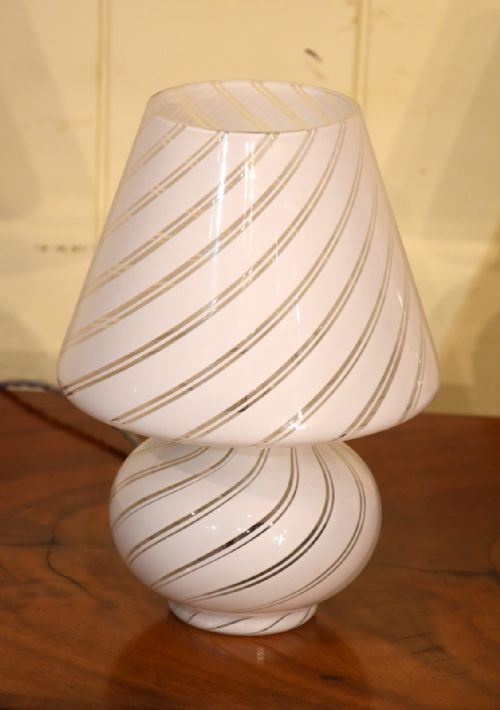 WHITE MURANO LAMPS 1955 - ADDITIONAL PHOTO 2