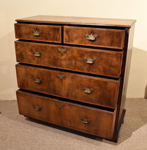 18TH CENTURY WALNUT VENEERED CHEST OF DRAWERS - ADDITIONAL PHOTO 1