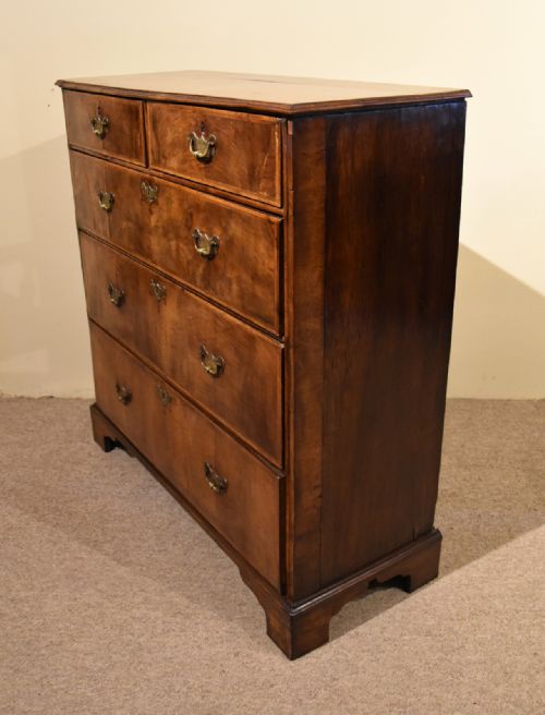 18TH CENTURY WALNUT VENEERED CHEST OF DRAWERS - ADDITIONAL PHOTO 2