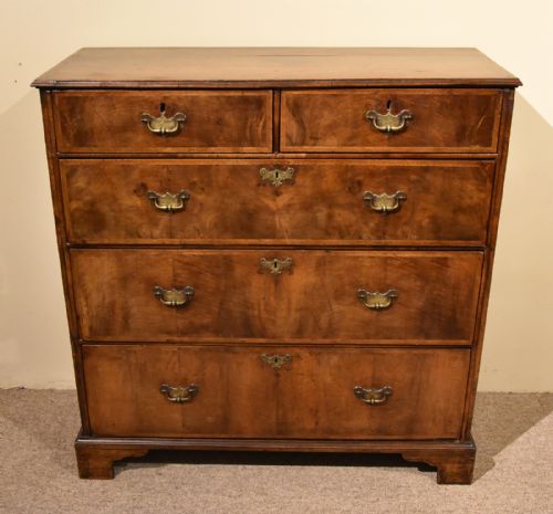 18TH CENTURY WALNUT VENEERED CHEST OF DRAWERS - ADDITIONAL PHOTO 4