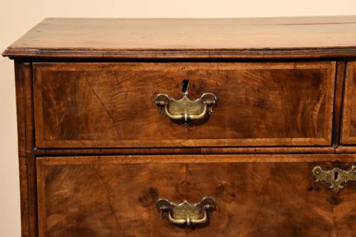 18TH CENTURY WALNUT VENEERED CHEST OF DRAWERS - ADDITIONAL PHOTO 7