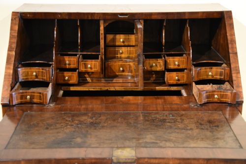 BUREAU GEORGE I WALNUT BEAUTIFUL INTERIOR - ADDITIONAL PHOTO 1
