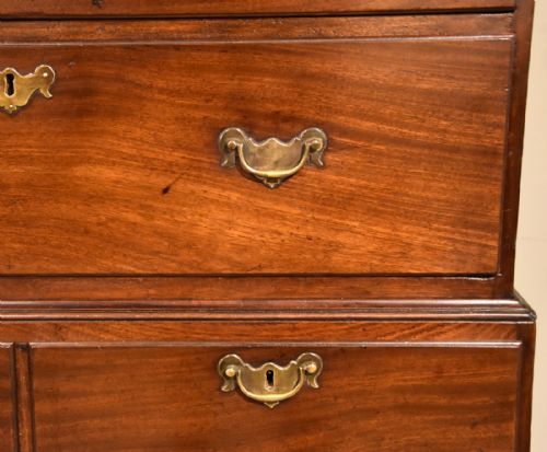 GEORGE II MAHOGANY CHEST ON CHEST - ADDITIONAL PHOTO 2