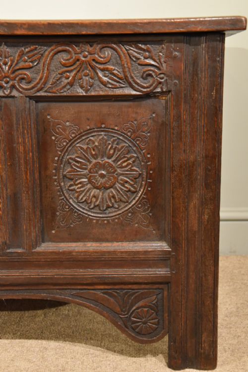 CARVED OAK COFFER 17TH CENTURY - ADDITIONAL PHOTO 2