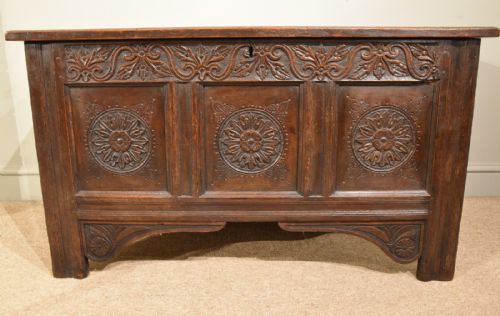 CARVED OAK COFFER 17TH CENTURY - ADDITIONAL PHOTO 3