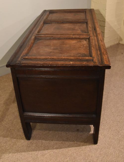 CARVED OAK COFFER 17TH CENTURY - ADDITIONAL PHOTO 5