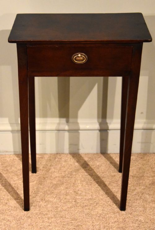 18TH CENTURY DIMINUTIVE SIDE TABLE - ADDITIONAL PHOTO 2