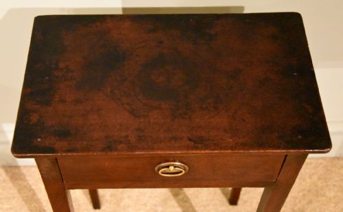18TH CENTURY DIMINUTIVE SIDE TABLE - ADDITIONAL PHOTO 3