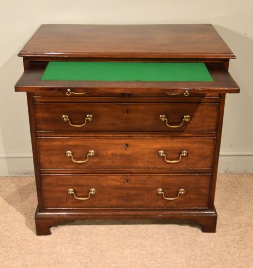 GEORGE III CHEST OF DRAWERS BRUSHING SLIDE - ADDITIONAL PHOTO 1