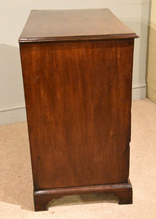 GEORGE III CHEST OF DRAWERS BRUSHING SLIDE - ADDITIONAL PHOTO 5