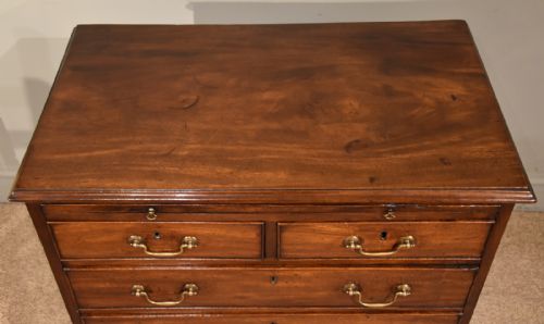 GEORGE III CHEST OF DRAWERS BRUSHING SLIDE - ADDITIONAL PHOTO 6