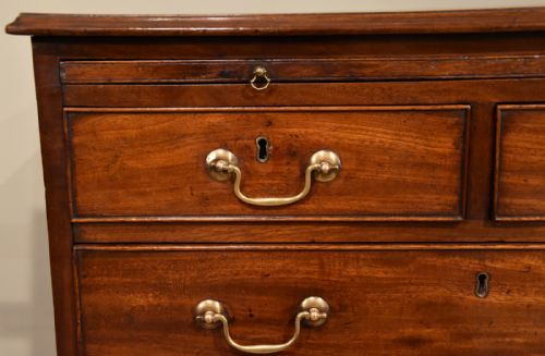 GEORGE III CHEST OF DRAWERS BRUSHING SLIDE - ADDITIONAL PHOTO 7