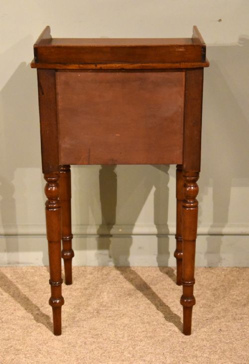 VICTORIAN MAHOGANY BEDSIDE TABLE CABINET - ADDITIONAL PHOTO 4